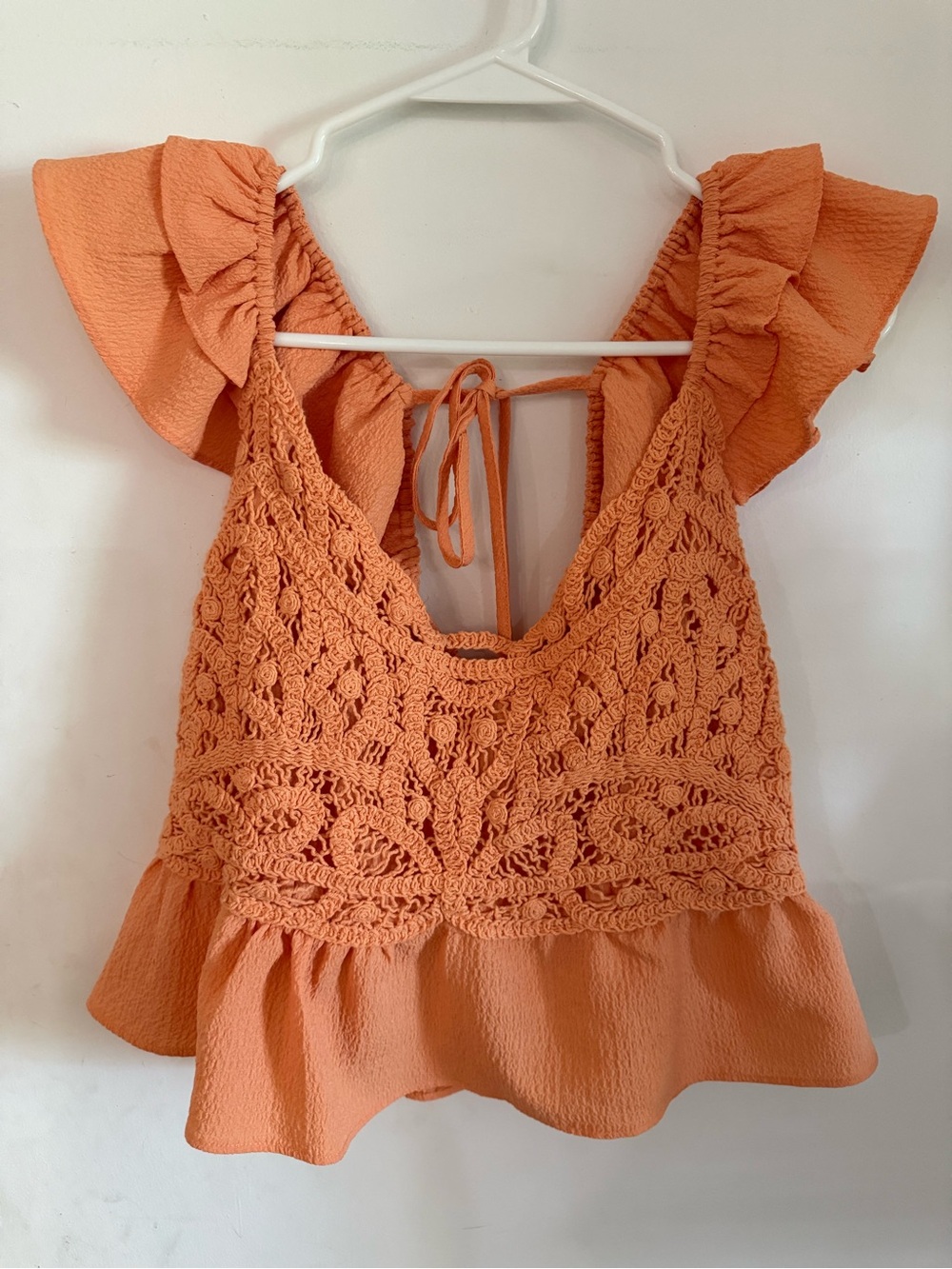 MNK Textured Ruffle Cropped Tank Top - Cantaloupe L